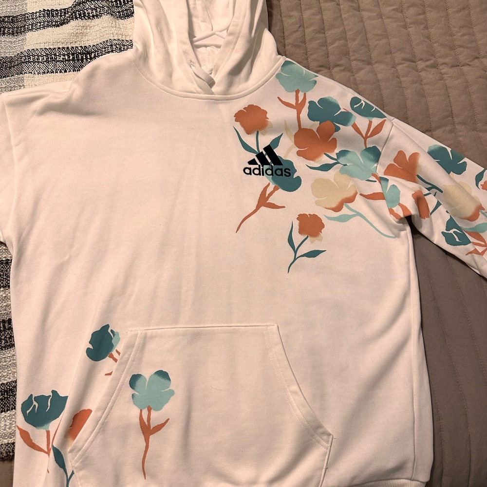 Addidas sweater